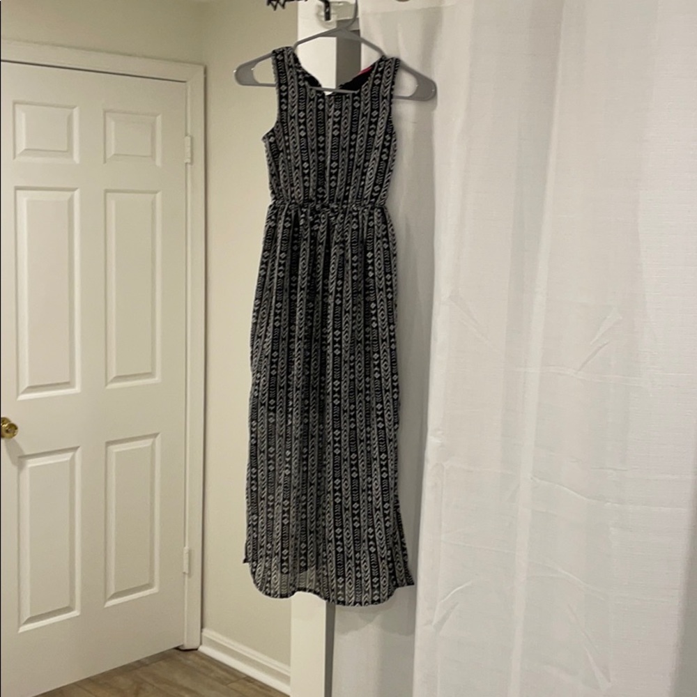 Black and white patterned dress